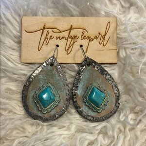 Teardrop Turquoise Western Earrings - Turquoise and Silver - Gorgeous 🩵